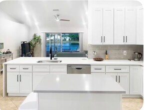 5019 23rd St E in Bradenton, FL - Foto de edificio - Building Photo