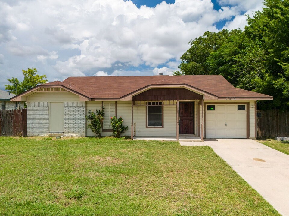 2013 Hinkle Ave in Killeen, TX - Building Photo
