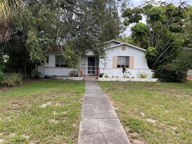 301 24th Ave N in St. Petersburg, FL - Building Photo