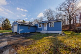 1021 NY-211 in Middletown, NY - Building Photo - Building Photo
