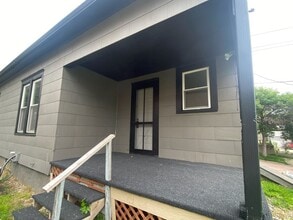 2014 Wall St in Sioux City, IA - Building Photo - Building Photo