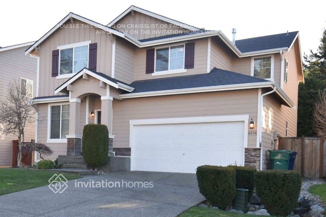 6816 86th Ave NE in Marysville, WA - Building Photo