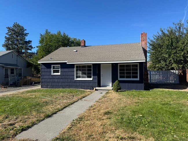 property at 17 F St SE