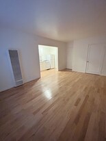 645 Burnside Ave in Los Angeles, CA - Building Photo