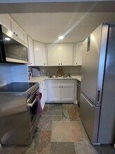3331 Dickens St, Unit Studio 2 in San Diego, CA - Building Photo - Building Photo