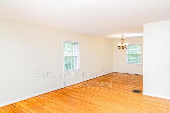 657 Montclair Dr in Lexington, KY - Building Photo - Building Photo