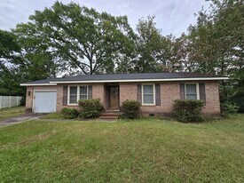 1803 Oak Tree Ct in Fayetteville, NC - Building Photo