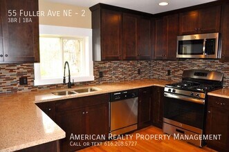 55 Fuller Ave NE in Grand Rapids, MI - Building Photo - Building Photo