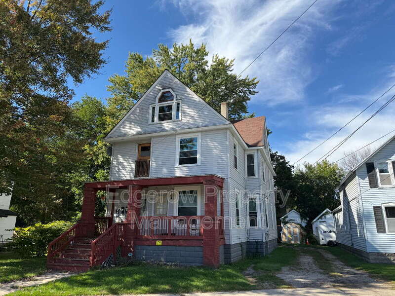 1041 Hamilton Ave NW in Grand Rapids, MI - Building Photo