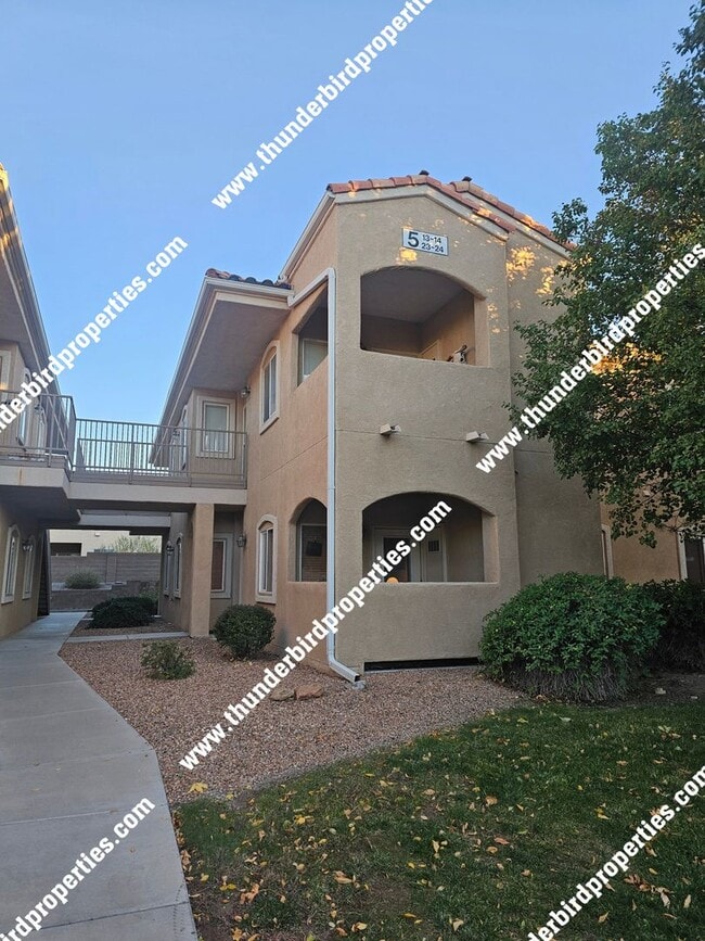property at 6800 Vista Del Norte Dr NE