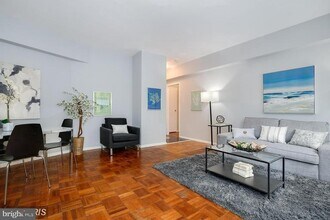 1711 Massachusetts Ave NW in Washington, DC - Building Photo - Building Photo