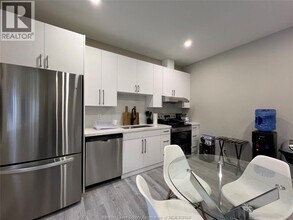 917 McKay Ave in Windsor, ON - Building Photo - Building Photo
