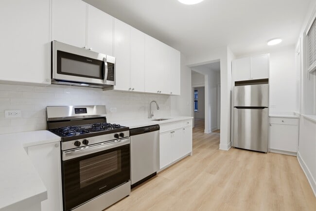 1125 Davis St./ 1603-11 Ridge Ave. in Evanston, IL - Building Photo - Building Photo