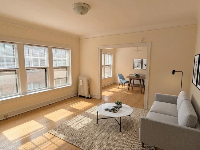 729 Hinman Ave in Evanston, IL - Building Photo - Building Photo