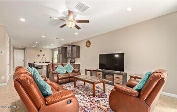 1953 W Yellowbird Ln in Phoenix, AZ - Building Photo - Building Photo