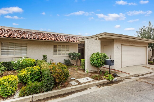 property at 842 Highpoint Dr