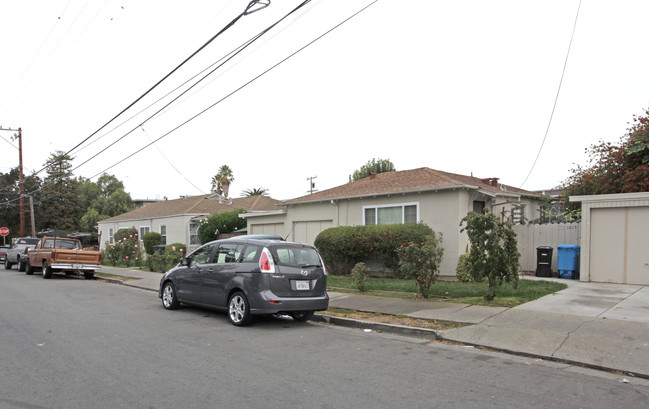 1003-1015 Adams St in Redwood City, CA - Foto de edificio - Building Photo