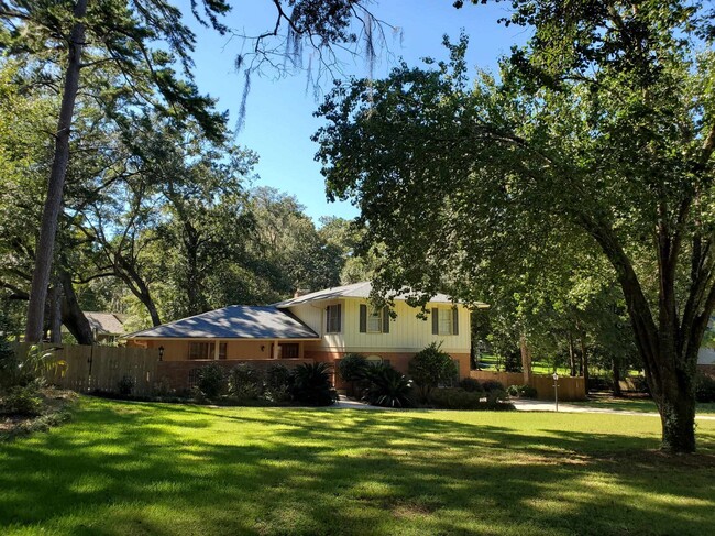 3700 Galway Dr in Tallahassee, FL - Foto de edificio - Building Photo