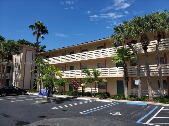 3201 NW 103rd Terrace in Coral Springs, FL - Building Photo - Building Photo