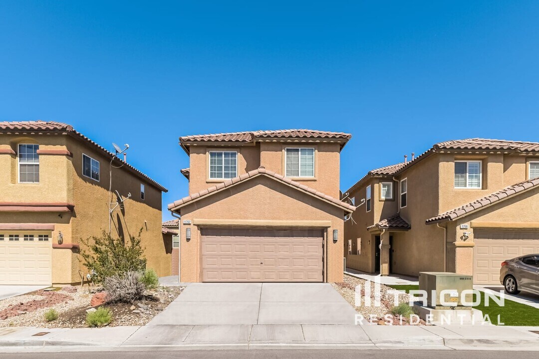 11762 Pine Shadows St in Las Vegas, NV - Building Photo
