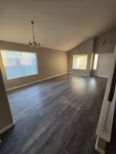 3804 Mariana Way in Bakersfield, CA - Foto de edificio - Building Photo