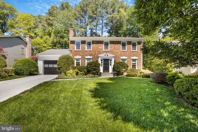 9010 Lake Braddock Dr in Burke, VA - Building Photo - Building Photo