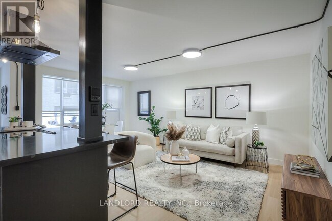 420 Eglinton Ave E in Toronto, ON - Building Photo - Building Photo