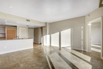 222 Karen Ave in Las Vegas, NV - Building Photo - Building Photo