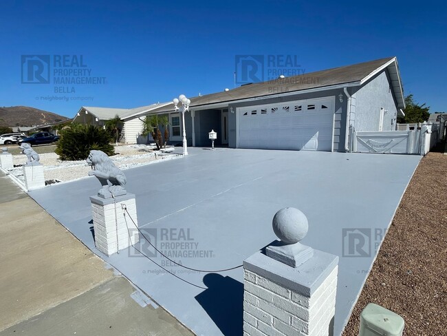 26218 McCall Blvd in Menifee, CA - Foto de edificio - Building Photo