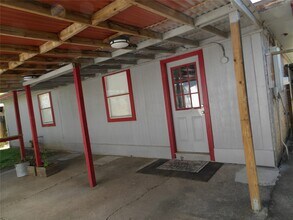 4705 37th St E in Dickinson, TX - Building Photo - Building Photo