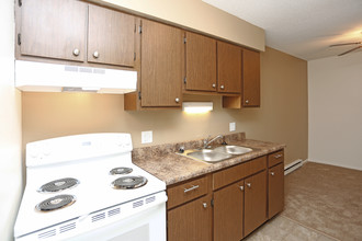 Kensington Place Apartments in Toledo, OH - Building Photo - Interior Photo