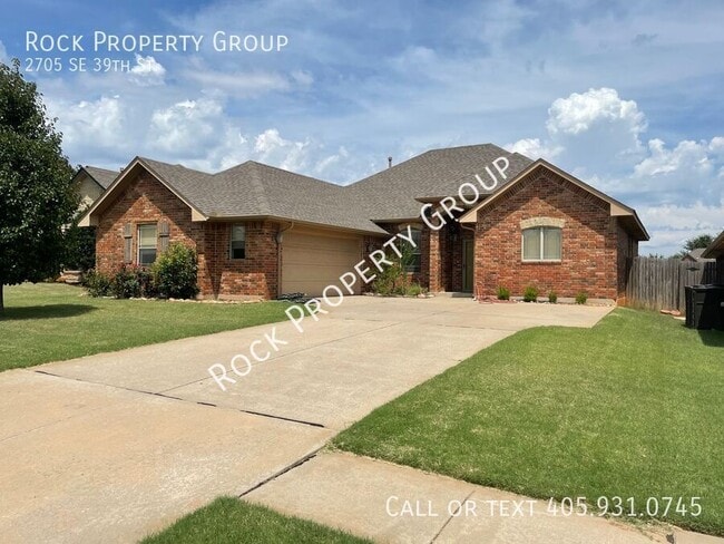 2705 SE 39th St in Moore, OK - Building Photo - Building Photo