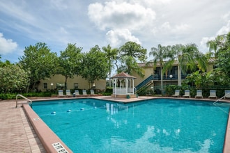 5332 NE 6th Ave, Unit G12 in Fort Lauderdale, FL - Foto de edificio - Building Photo