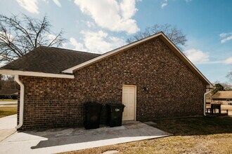 318 Jennie St in Goose Creek, SC - Foto de edificio - Building Photo