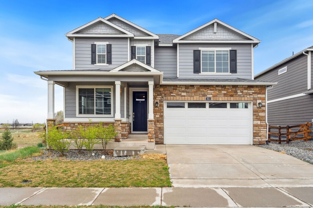 921 Rollins Den Dr in Fort Collins, CO - Building Photo