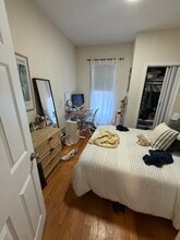 301 Medford St, Unit 1 in Somerville, MA - Building Photo - Building Photo