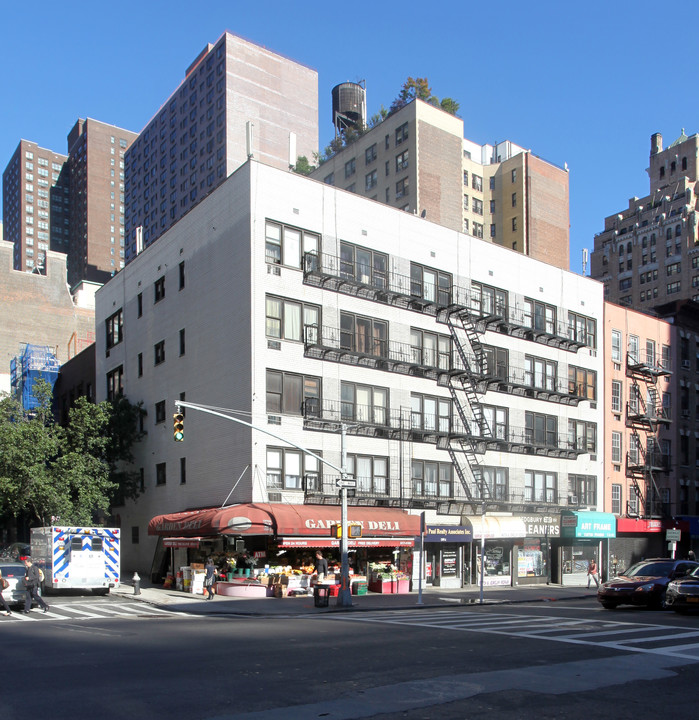 1349-1353 2nd Ave in New York, NY - Building Photo