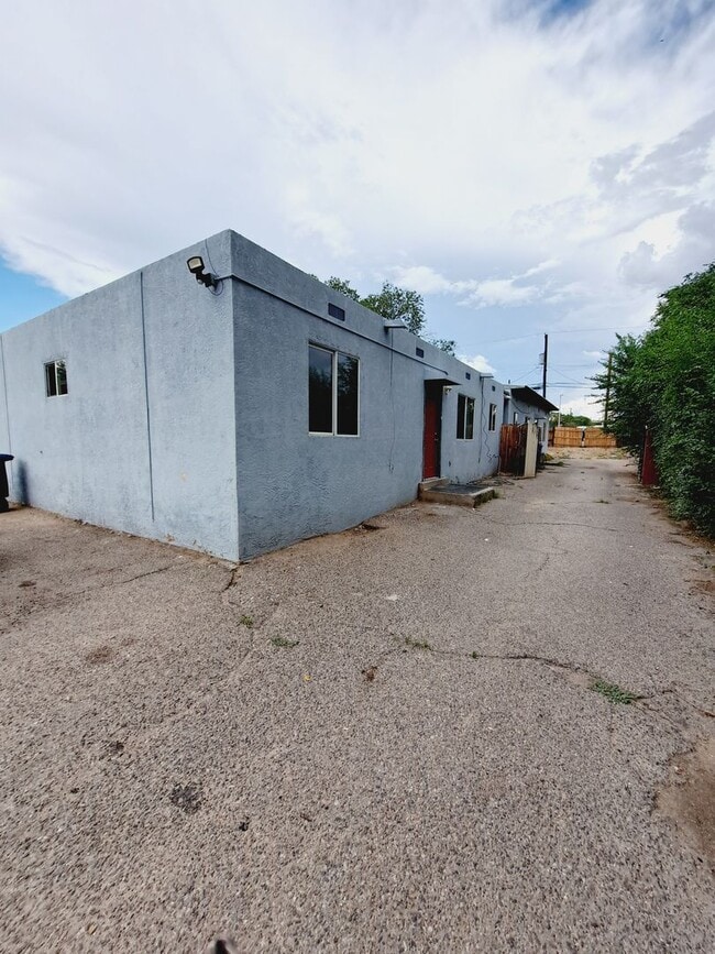 1506 John St in Albuquerque, NM - Building Photo - Building Photo