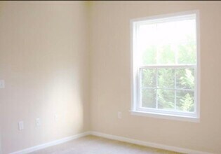 323 McKenna Cir in Greenville, SC - Building Photo - Building Photo