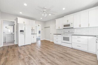 33 Pearl St-Unit -2 in Natick, MA - Building Photo - Building Photo