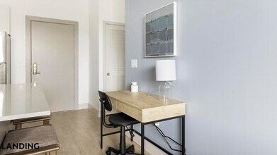 1155 NE 126th St, Unit 114 in North Miami, FL - Building Photo - Building Photo