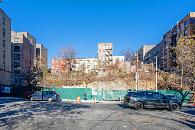 29 Featherbed Ln in Bronx, NY - Building Photo - Building Photo