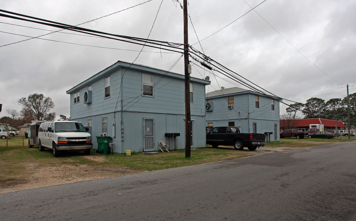 1112 Hickory St in Westwego, LA - Building Photo