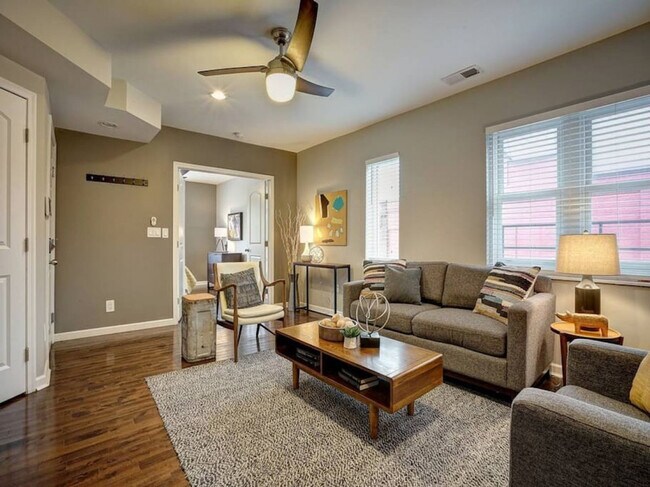 2201 Reading Rd in Cincinnati, OH - Building Photo - Building Photo