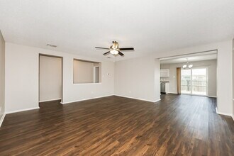 249 Heritage Dr, Unit 9 in Crowley, TX - Foto de edificio - Building Photo