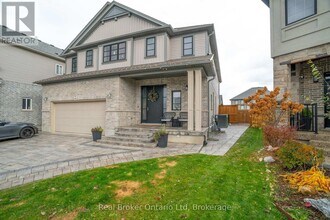 909 River Ridge Ct in Kitchener, ON - Building Photo - Building Photo