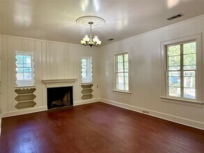 101 S Brewer St in Navasota, TX - Building Photo - Building Photo