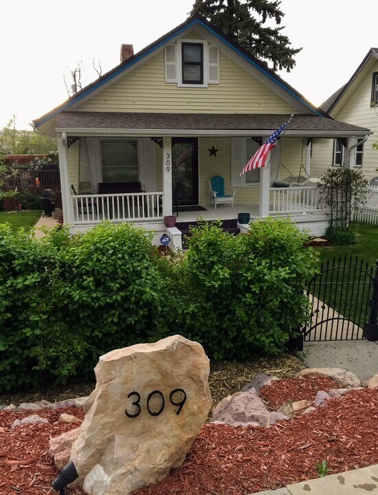 309 Cantril St in Castle Rock, CO - Building Photo