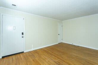2053 Montreat Cir in Vestavia Hills, AL - Building Photo - Building Photo