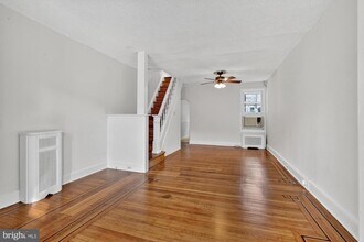 2343 E Huntingdon St in Philadelphia, PA - Building Photo - Building Photo